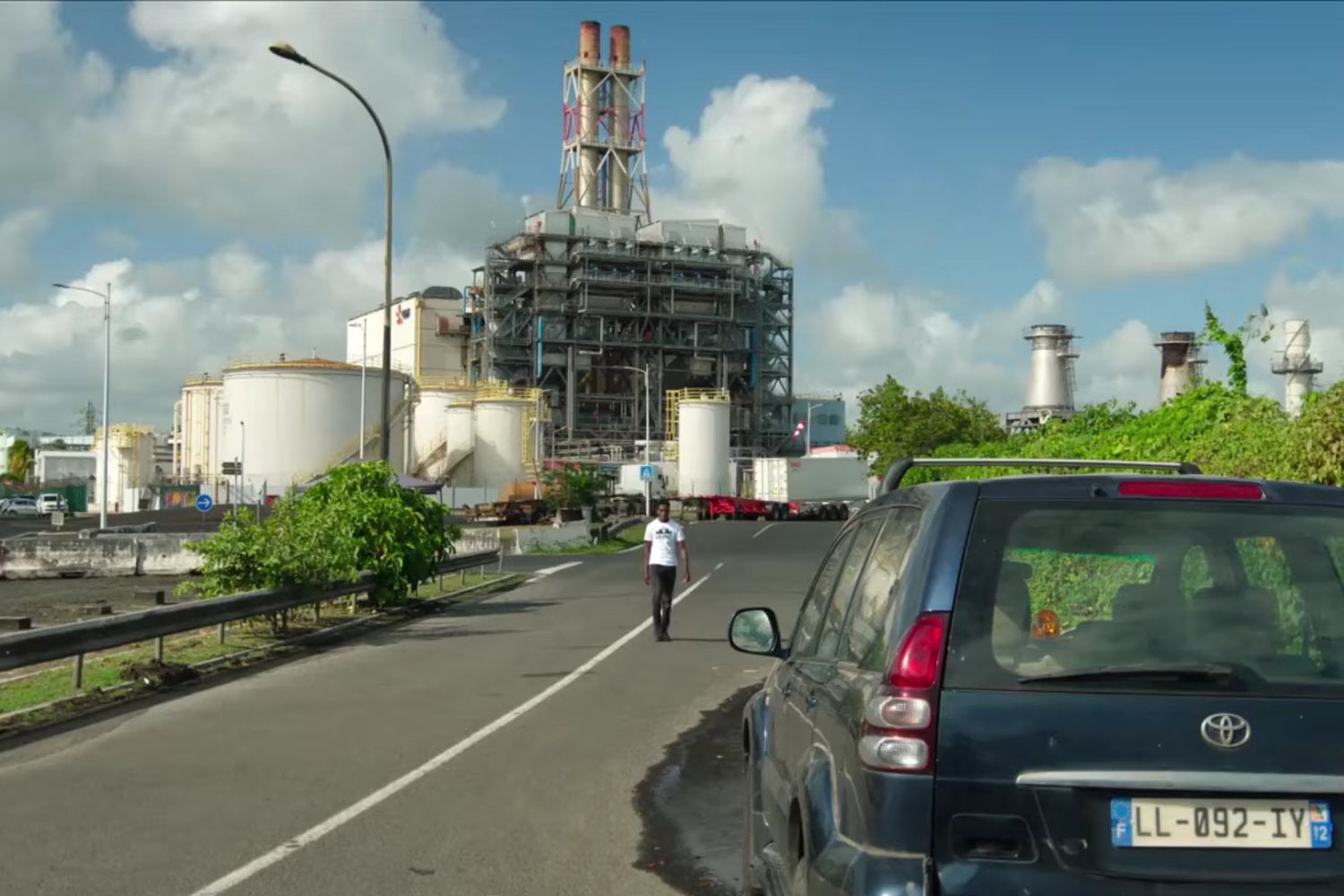 Lo único que tenían era mantenerse juntos… y eso podría destruirlos: la serie que impacta en Netflix