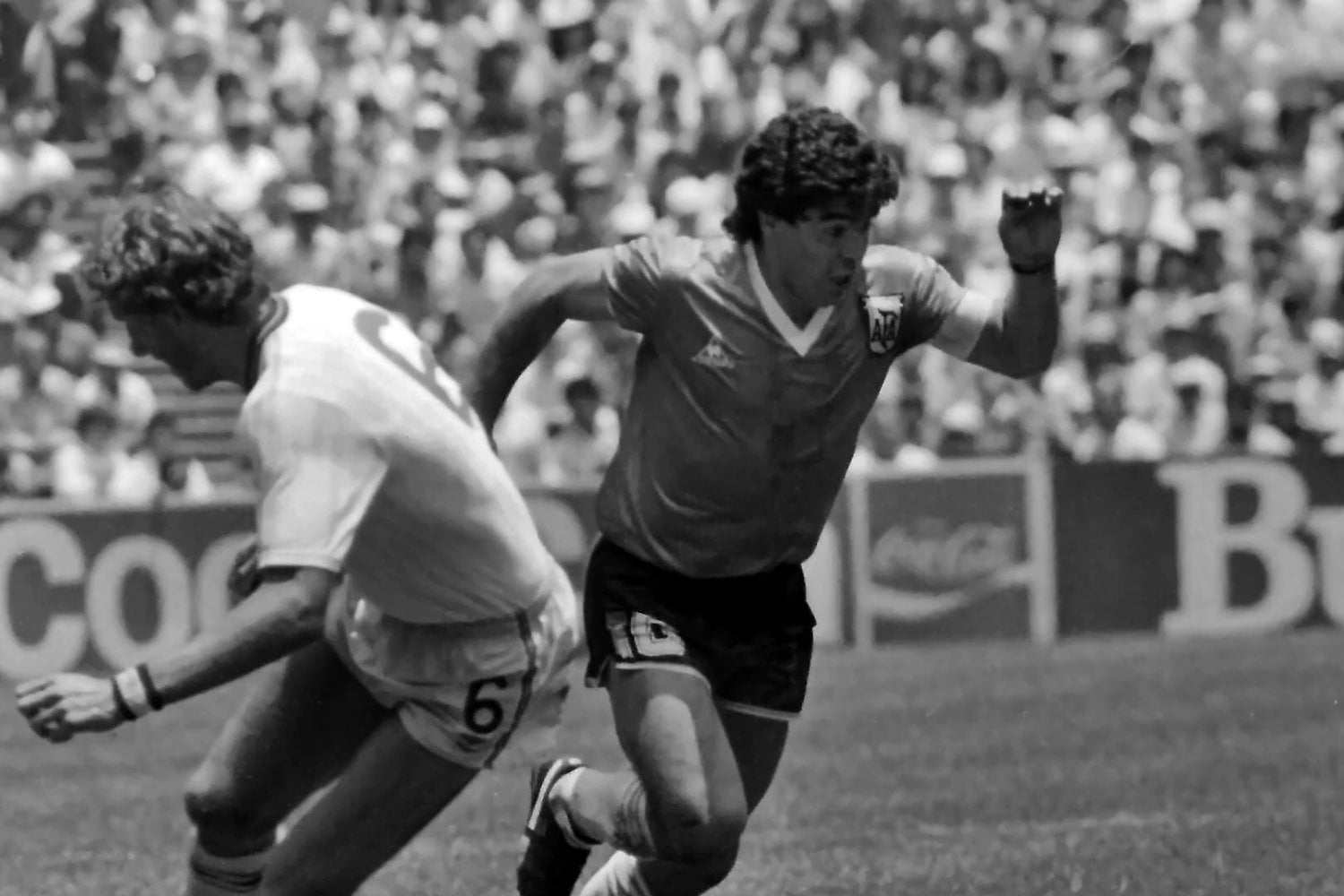 La historia de una camiseta icónica llega al cine y esconde algo mucho más profundo