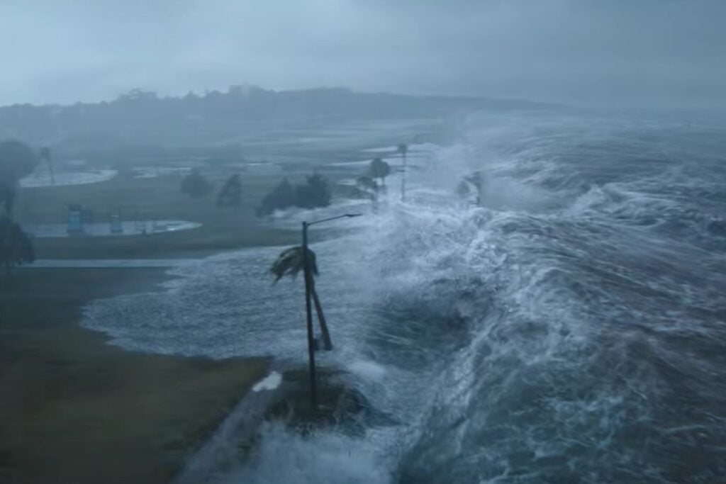 Un huracán lo destruye todo… pero el verdadero horror empieza después: el thriller de Netflix que mezcla desastre y tiburones