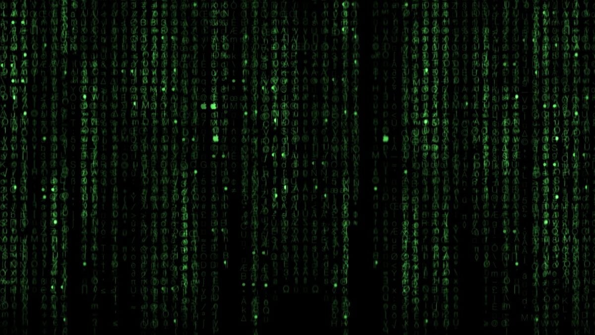 Google tiene una IA interna llamada Agente Smith que escribe código y hace lanzamientos en producción sola, pero se volvió tan popular que tuvieron que bloquearla