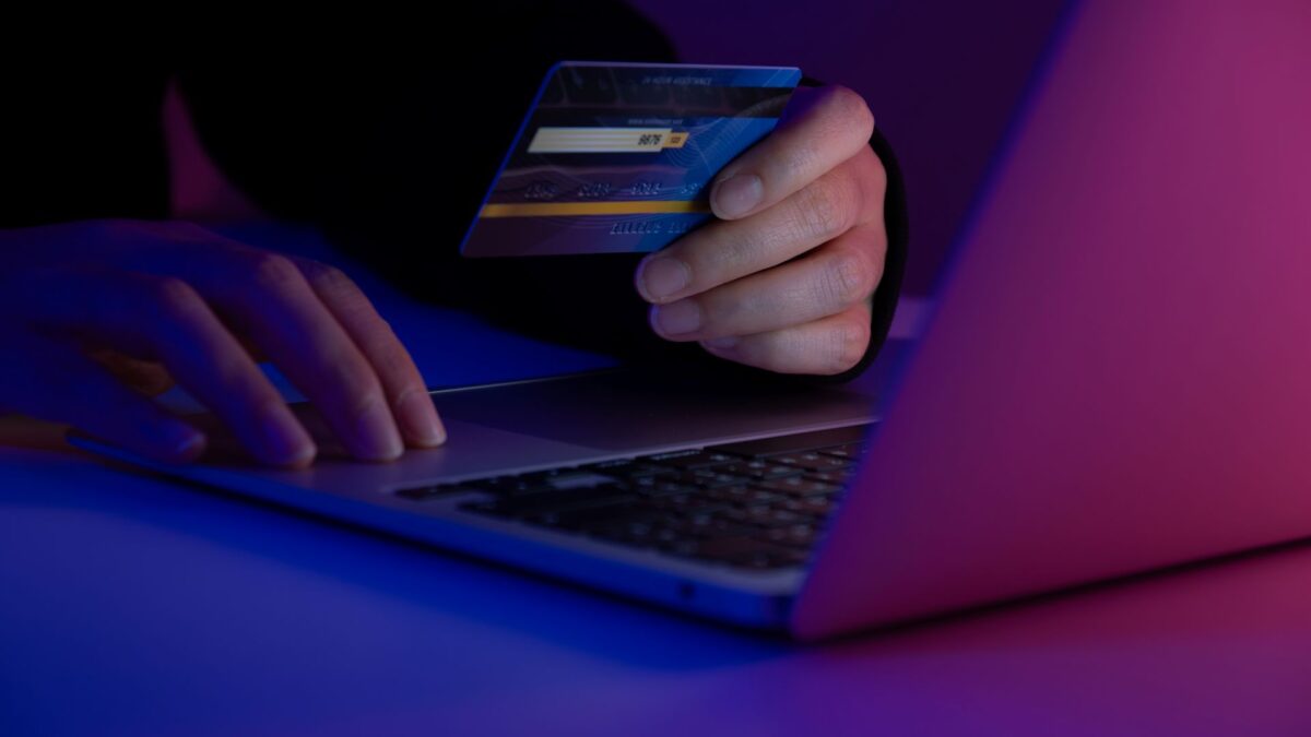 Descubrí que mis datos se vendían en internet: esto es lo que hice