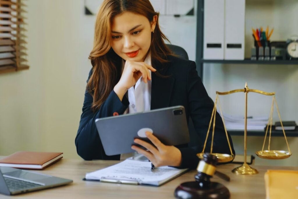 La revolución legal ya no espera a nadie y la inteligencia artificial ya está transformando despachos y grandes empresas desde dentro. Madrid reunirá a quienes están redefiniendo el futuro del derecho con nuevas Legal Ops, automatización e innovación jurídica aplicada al mundo real