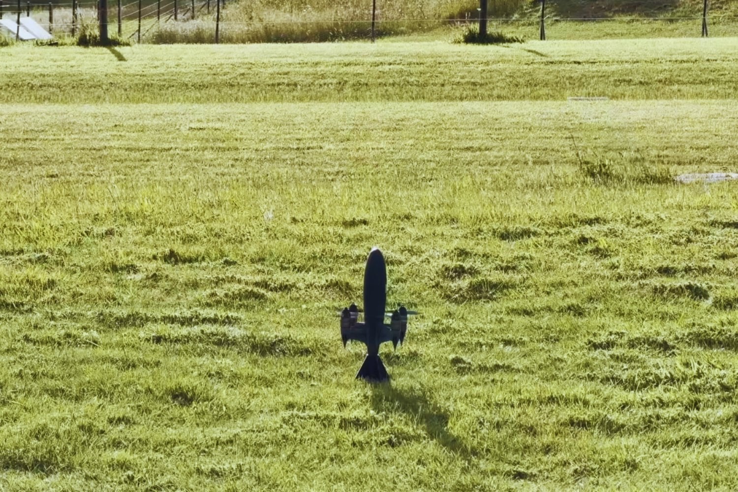 A un ingeniero aeroespacial le quitaron el récord del dron más rápido del mundo y respondió construyendo una máquina aún más extrema. Ahora ha rozado los 730 km/h gracias a un diseño que desafía la aerodinámica convencional