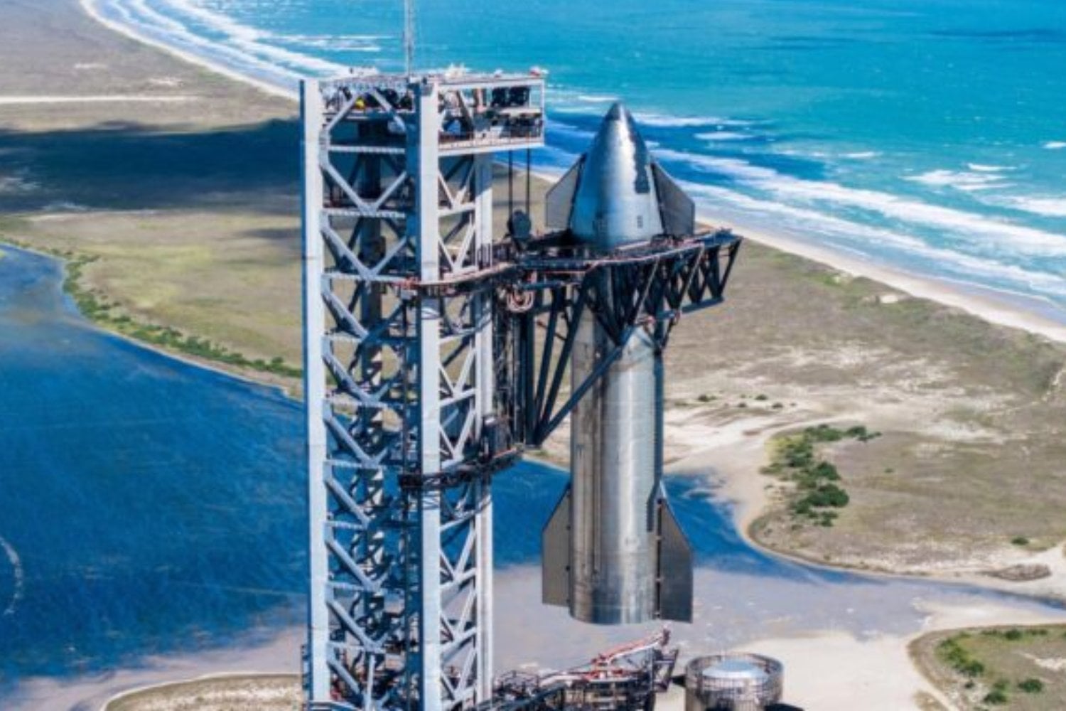 SpaceX convirtió Texas en el corazón de su imperio espacial a base de pruebas constantes y motores gigantescos. Ahora más de 150 vecinos aseguran que las explosiones están dañando sus casas