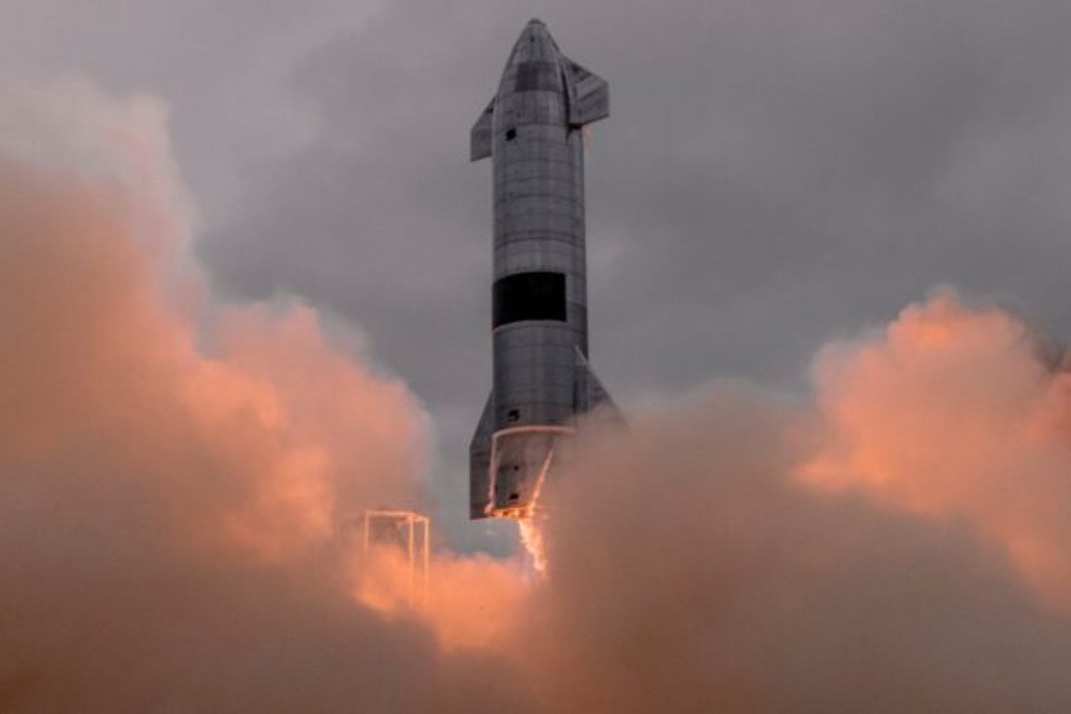 SpaceX convirtió Texas en el corazón de su imperio espacial a base de pruebas constantes y motores gigantescos. Ahora más de 150 vecinos aseguran que las explosiones están dañando sus casas