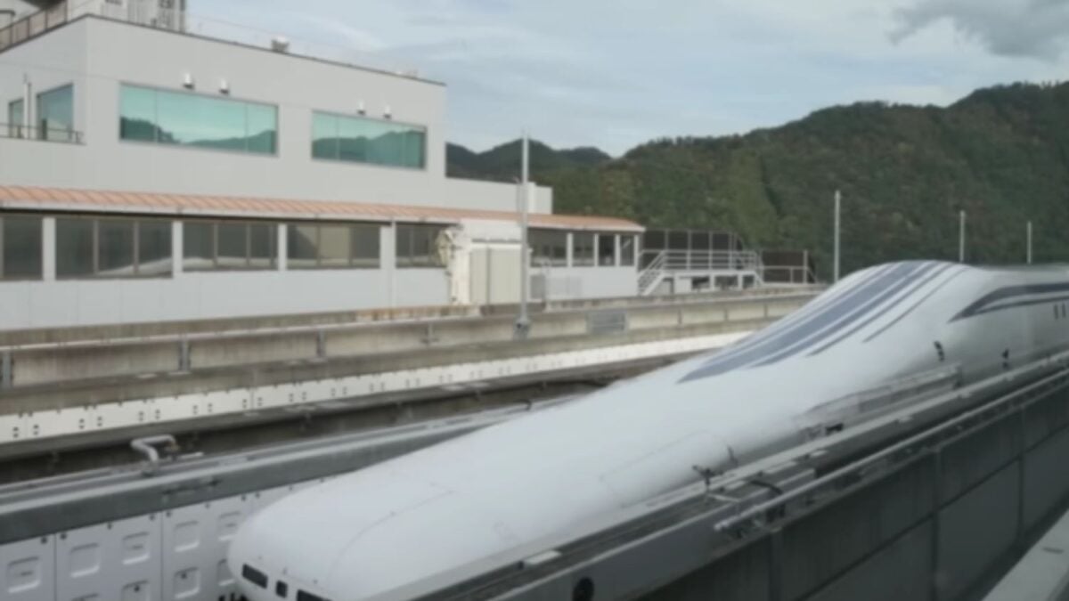 Japón ya prueba el transporte del futuro: un tren que flota sobre las vías y supera la velocidad de muchos aviones