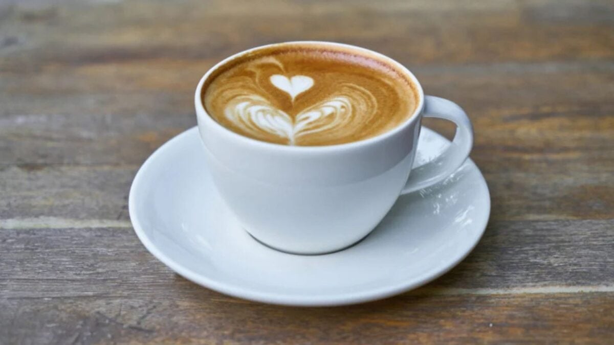 ¿Piensas que eres inmune a la cafeína si la tomas por la tarde o noche? Es probable que la calidad de tu sueño indique lo contrario