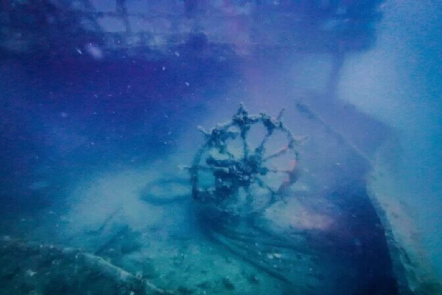 Francia acaba de encontrar a 2.500 metros de profundidad un barco desaparecido hace casi 500 años. Su cargamento sigue intacto y los arqueólogos lo describen como una cápsula del tiempo del Mediterráneo renacentista