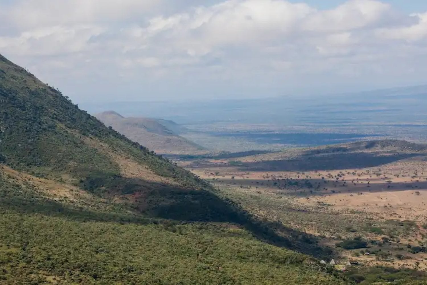 Científicos detectan fluidos del manto emergiendo bajo Zambia a través de una gigantesca fractura geológica. El hallazgo sugiere que la corteza africana ya empezó a romperse y una nueva placa tectónica podría estar formándose bajo el sur de África