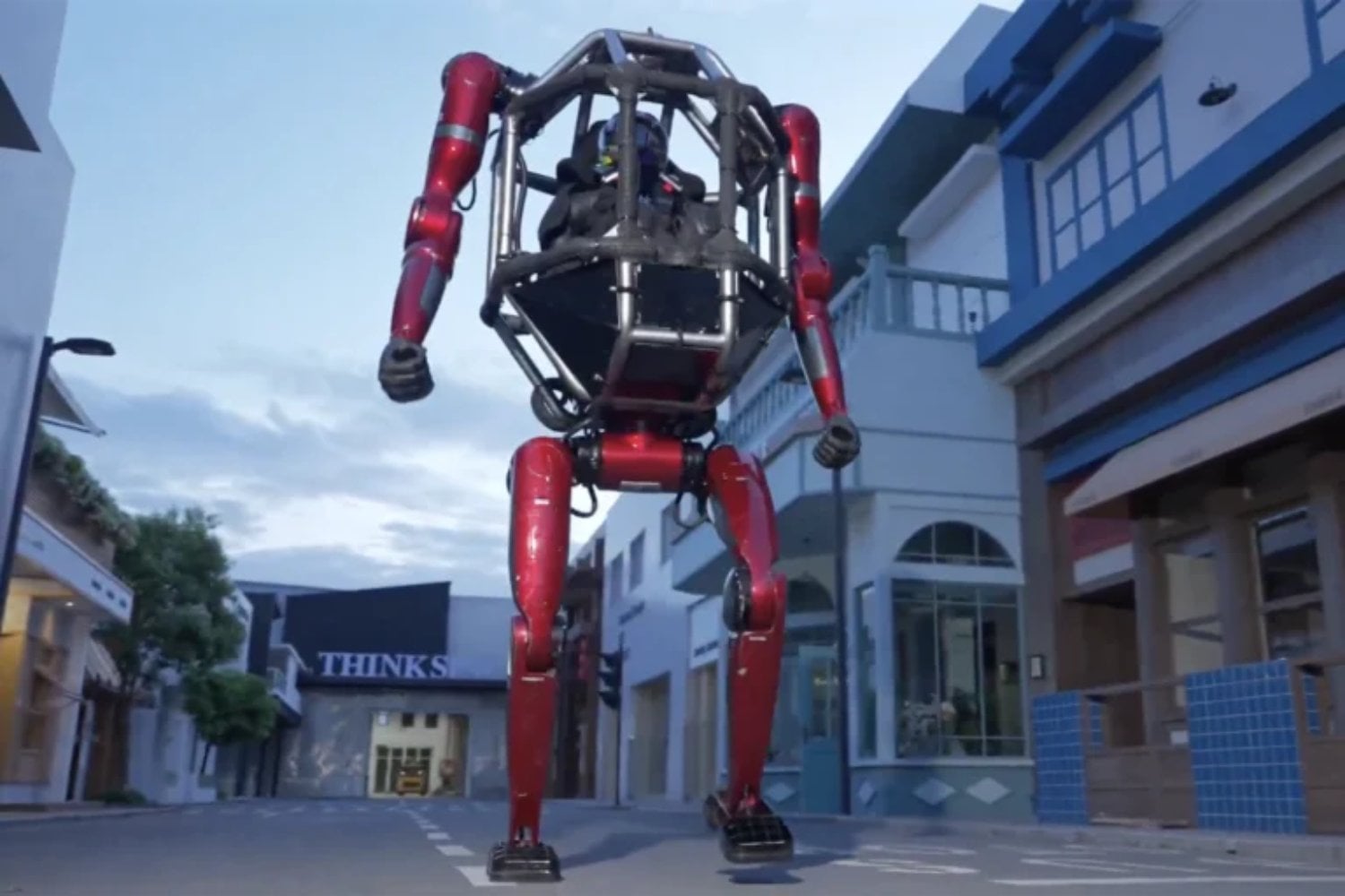 China acaba de presentar un robot mecha tripulado que parece salido de Transformers. Puede caminar sobre dos patas, transformarse en cuadrúpedo y derribar muros mientras transporta a un piloto