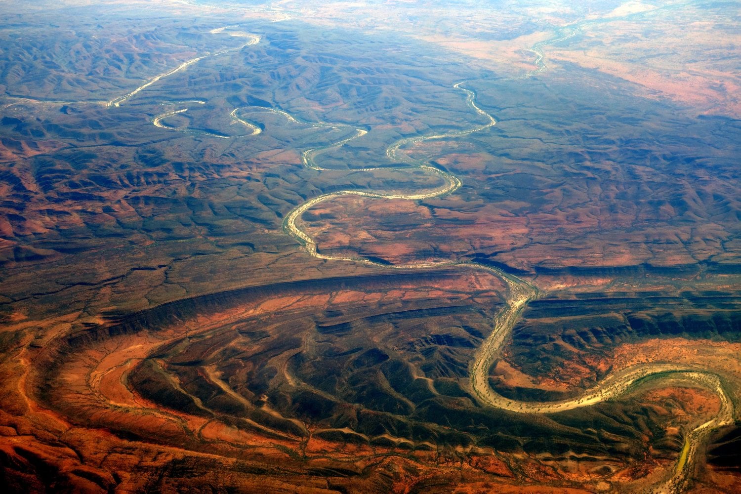 Geólogos intentaron calcular la edad de los ríos más antiguos del planeta y llegaron a una conclusión sorprendente. Algunos podrían existir desde la época en que todos los continentes formaban Pangea