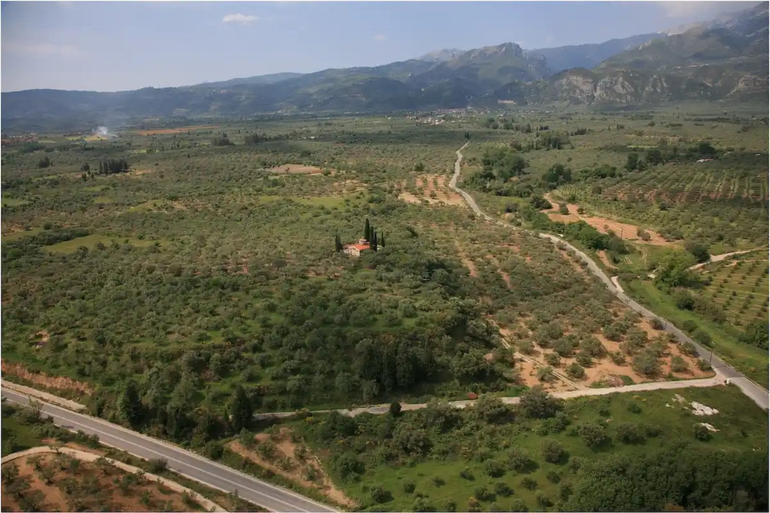 La historia tradicional sobre Esparta acaba de complicarse muchísimo. Un palacio micénico y un antiguo santuario sugieren que los espartanos no fundaron solos Laconia sino que terminaron integrándose en una comunidad mucho más antigua