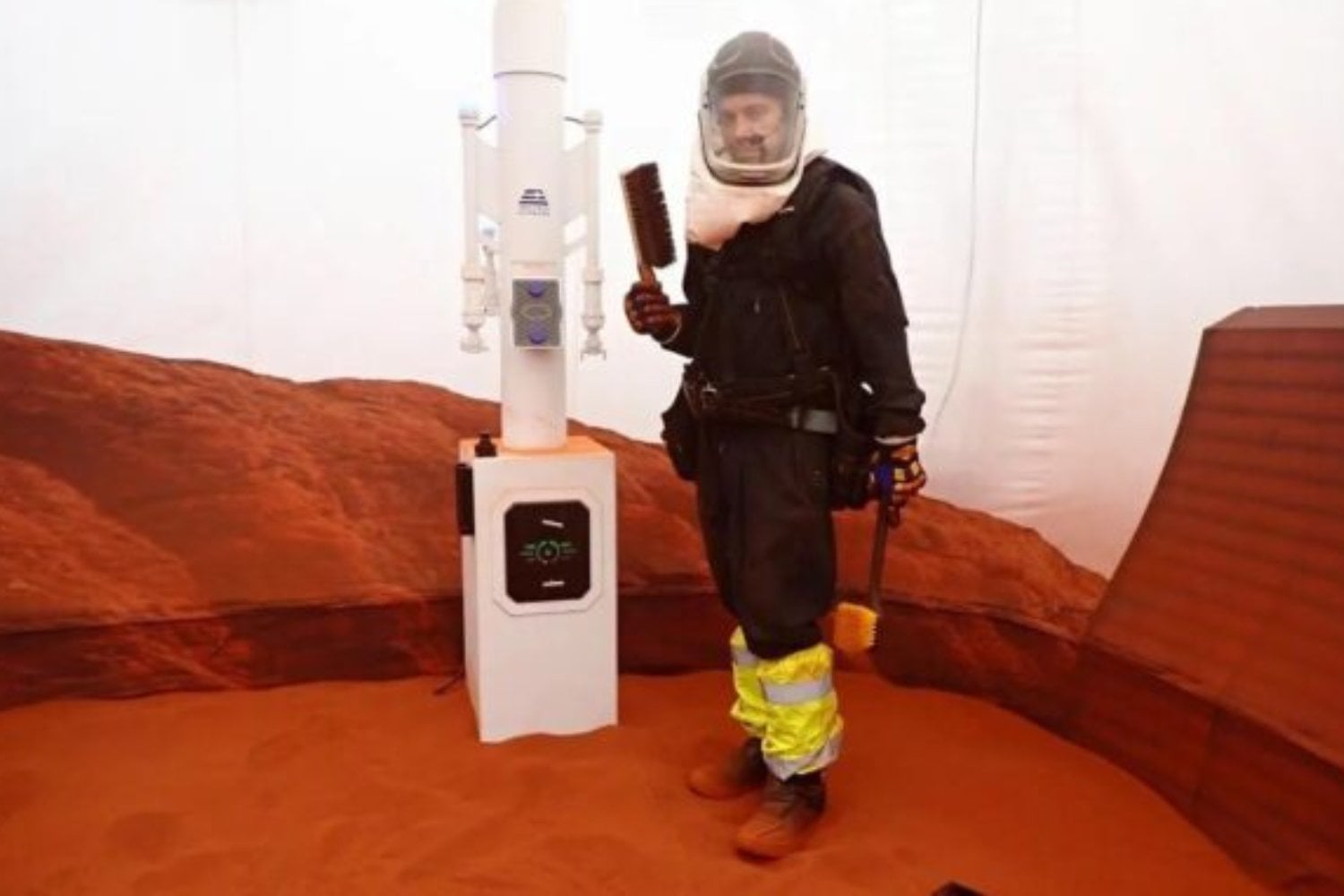 La NASA ya sabe que vivir un año simulando Marte provoca agotamiento mental y pérdida de eficiencia. Ahora quiere comprobar qué ocurre cuando además desaparece toda comunicación con la Tierra