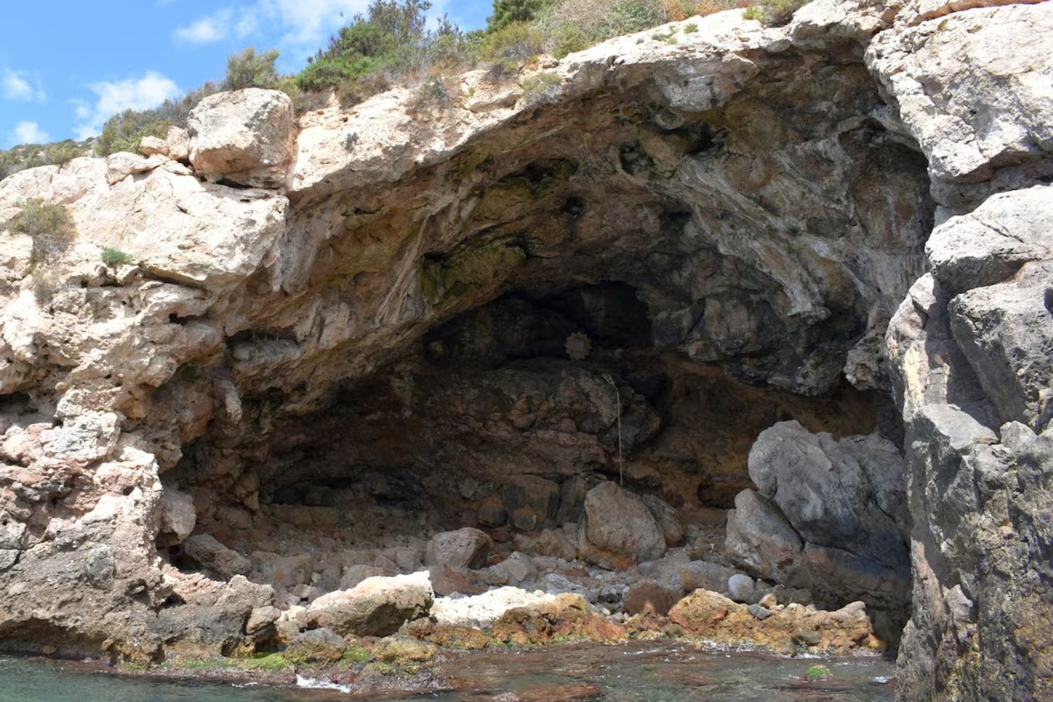 Los neandertales no solo iban a la costa: sabían exactamente cuándo hacerlo. Un descubrimiento en Murcia revela una estrategia marina sorprendentemente sofisticada hace 115.000 años