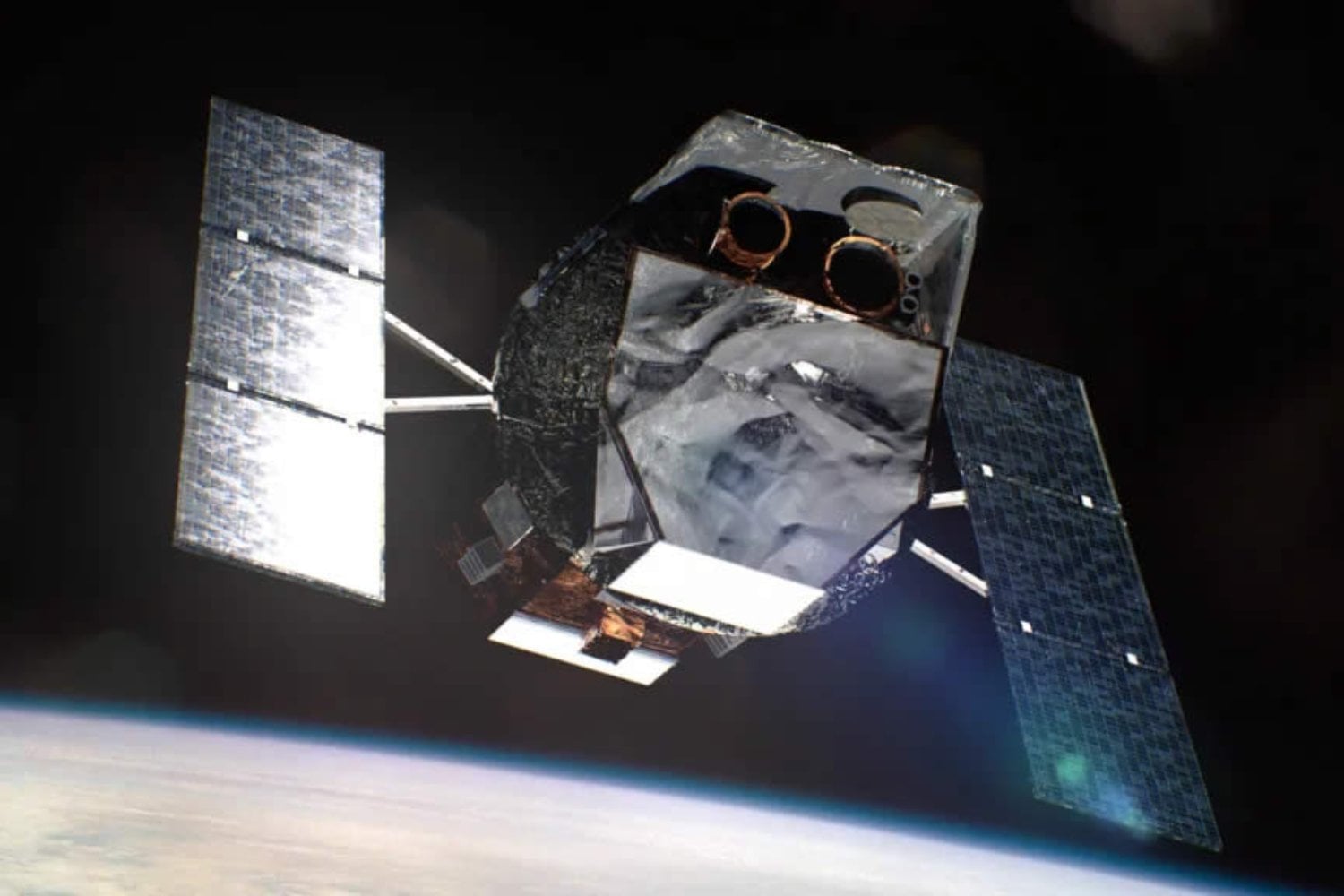 Un telescopio de la NASA lleva más de 20 años observando el universo desde el espacio. Ahora está perdiendo altura y podría caer a la Tierra en pocos meses si nadie logra “rescatarlo” a tiempo