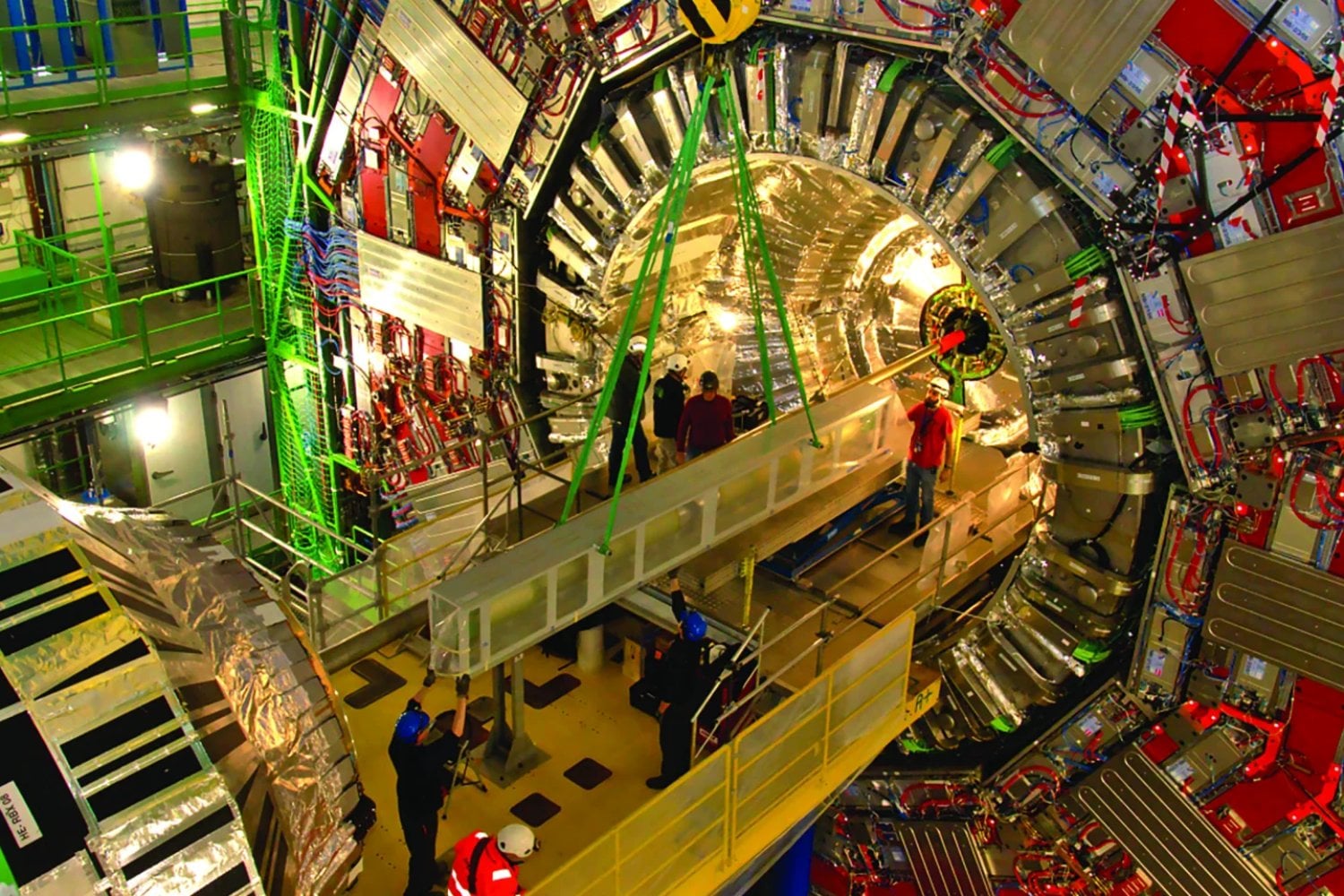 El Gran Colisionador de Hadrones se apagará durante varios años y podría parecer el final de una era. En realidad es justo lo contrario: el CERN lo prepara para multiplicar su potencia y llevar la física a un nuevo nivel
