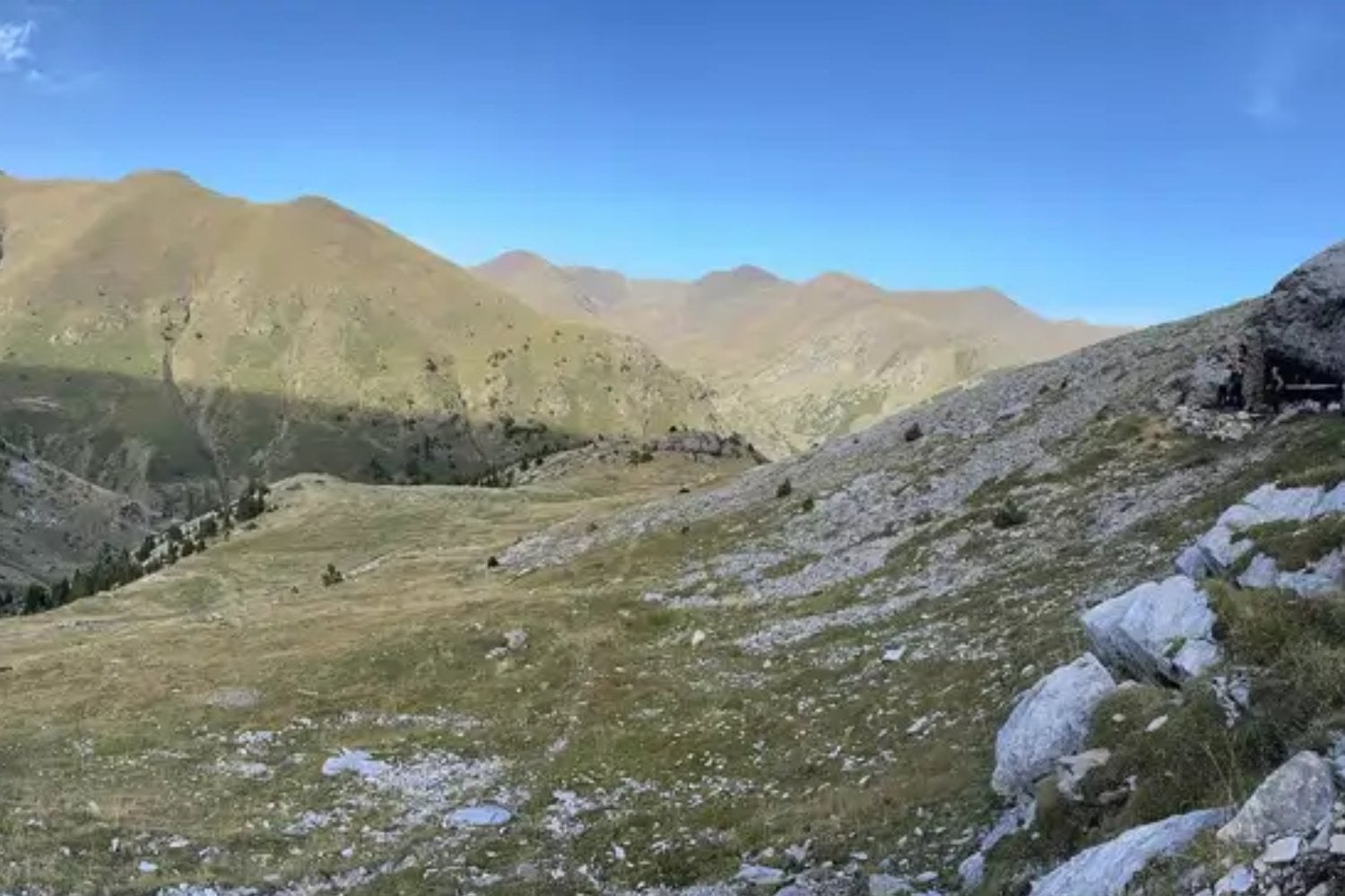 Una misteriosa roca verde apareció en una cueva perdida de los Pirineos. El hallazgo cambia lo que sabíamos sobre los primeros metalúrgicos de Europa