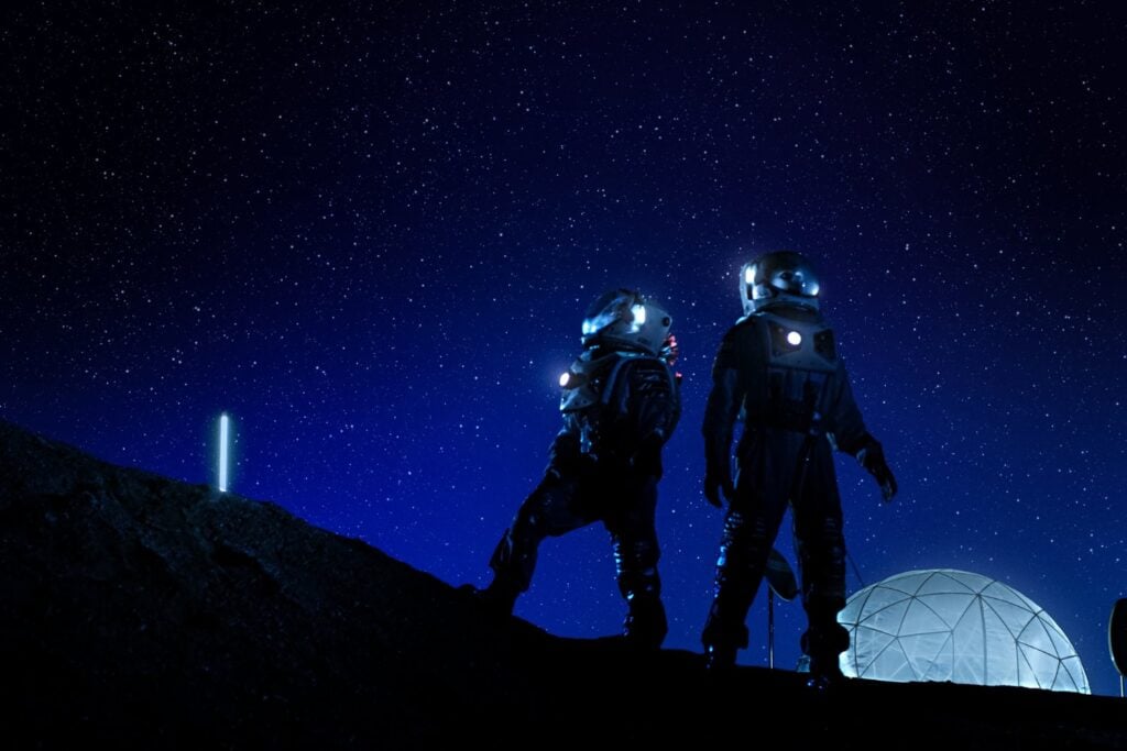 Base Lunar