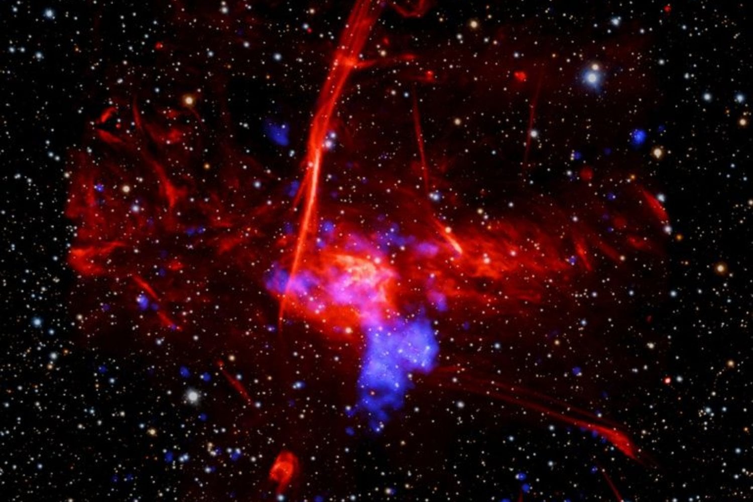 Una estrella pudo explotar cerca del agujero negro central de la Vía Láctea y nadie la había visto hasta ahora. Chandra acaba de encontrar la pista escondida en rayos X