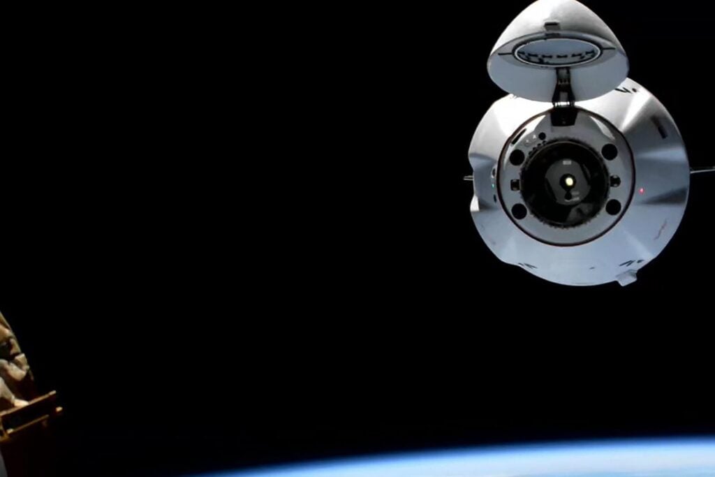 Una vieja fuga de aire en la Estación Espacial Internacional obligó a cinco astronautas a refugiarse en una nave Dragon. El episodio duró apenas dos horas, pero reabre una pregunta incómoda sobre el futuro de la EEI