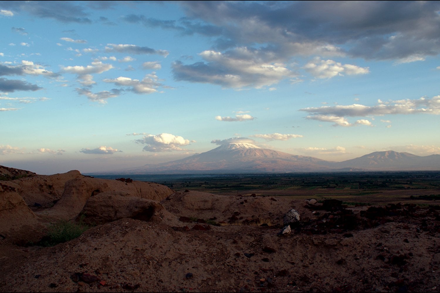 Creían haber encontrado restos de antiguos canales en Armenia. Lo que revelaron los satélites fue una transformación del paisaje a escala de reino hace 2.800 años