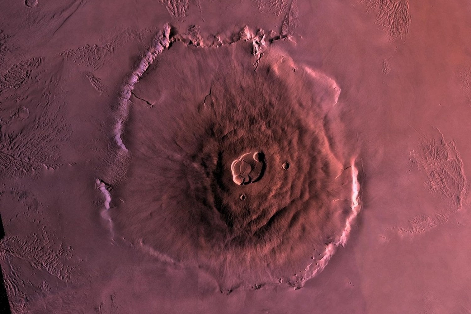 El volcán más grande del sistema solar hace que el Everest parezca una colina. Lleva activo miles de millones de años y todavía podría despertar
