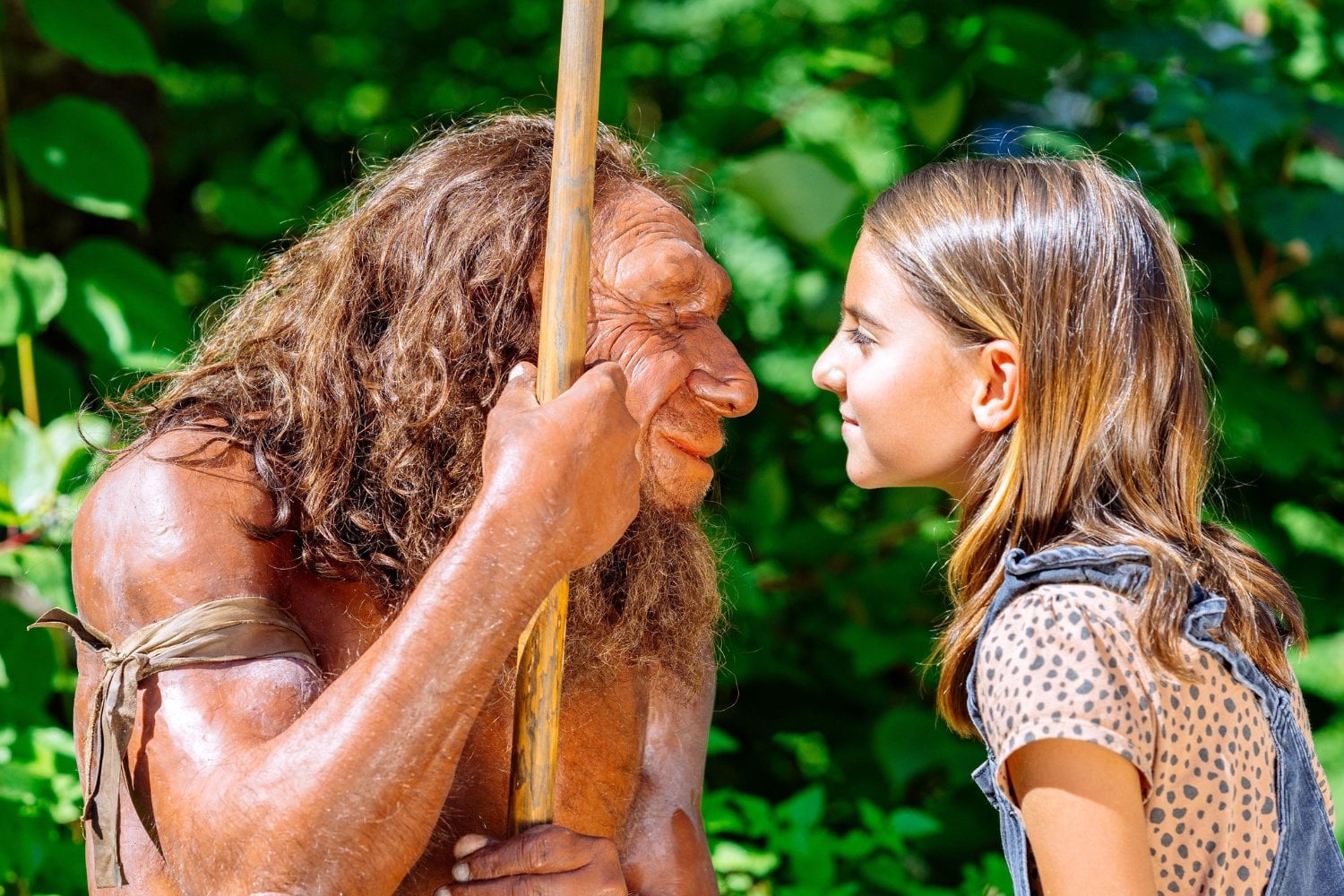 Neandertales y sapiens tuvieron hijos durante miles de años, pero aquel mestizaje nunca fue equilibrado. El ADN acaba de revelar quién se emparejaba con quién y por qué hoy solo queda una humanidad