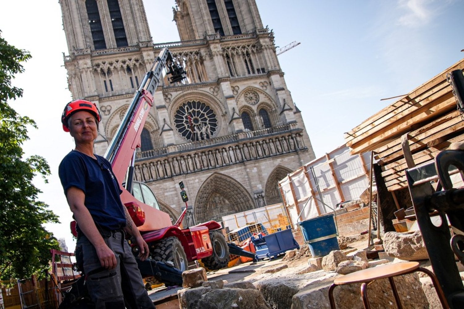 París quería una plaza más verde frente a Notre Dame, pero al excavar encontró otra ciudad bajo sus pies. Los arqueólogos sacaron a la luz restos romanos, medievales y casi 2.000 años de historia enterrada