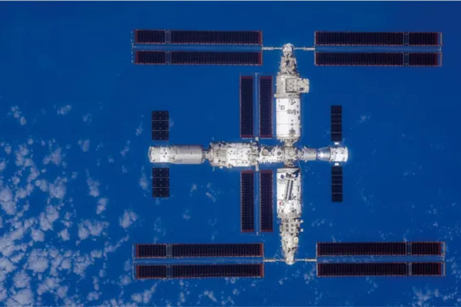 China quiere duplicar el tamaño de Tiangong justo cuando la Estación Espacial Internacional entra en su recta final. La NASA busca evitar que Pekín se quede sola en la órbita baja