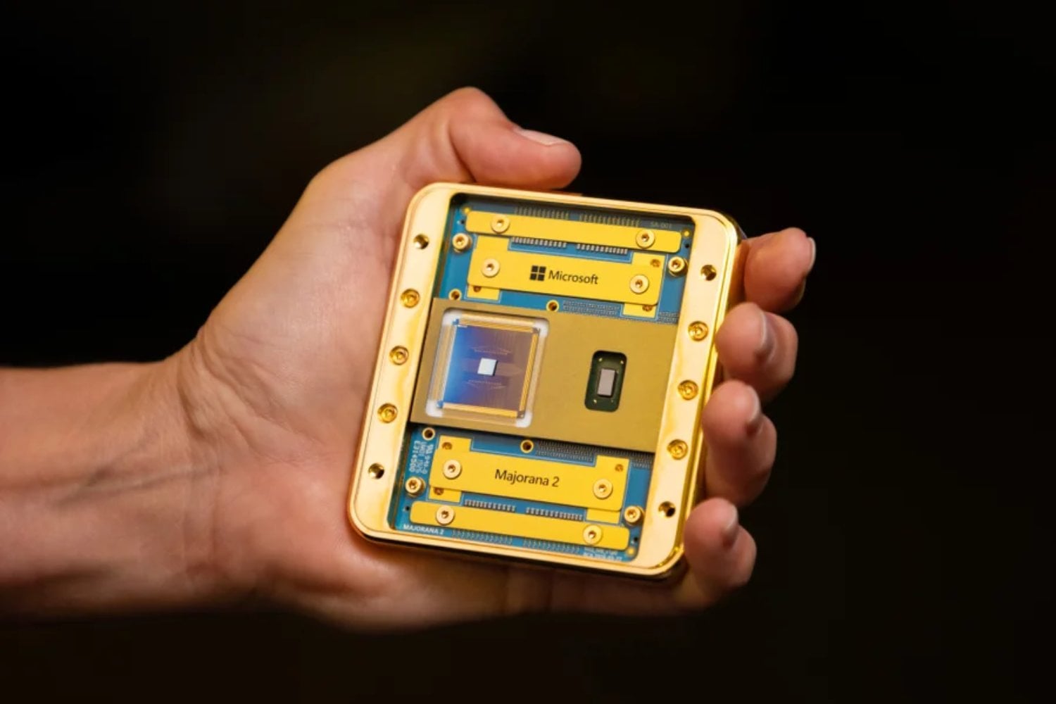 Microsoft asegura haber encontrado una forma de hacer cúbits mucho más estables con Majorana 2. El avance podría acercar el primer ordenador cuántico práctico a 2029, pero la comunidad científica sigue mirando con lupa