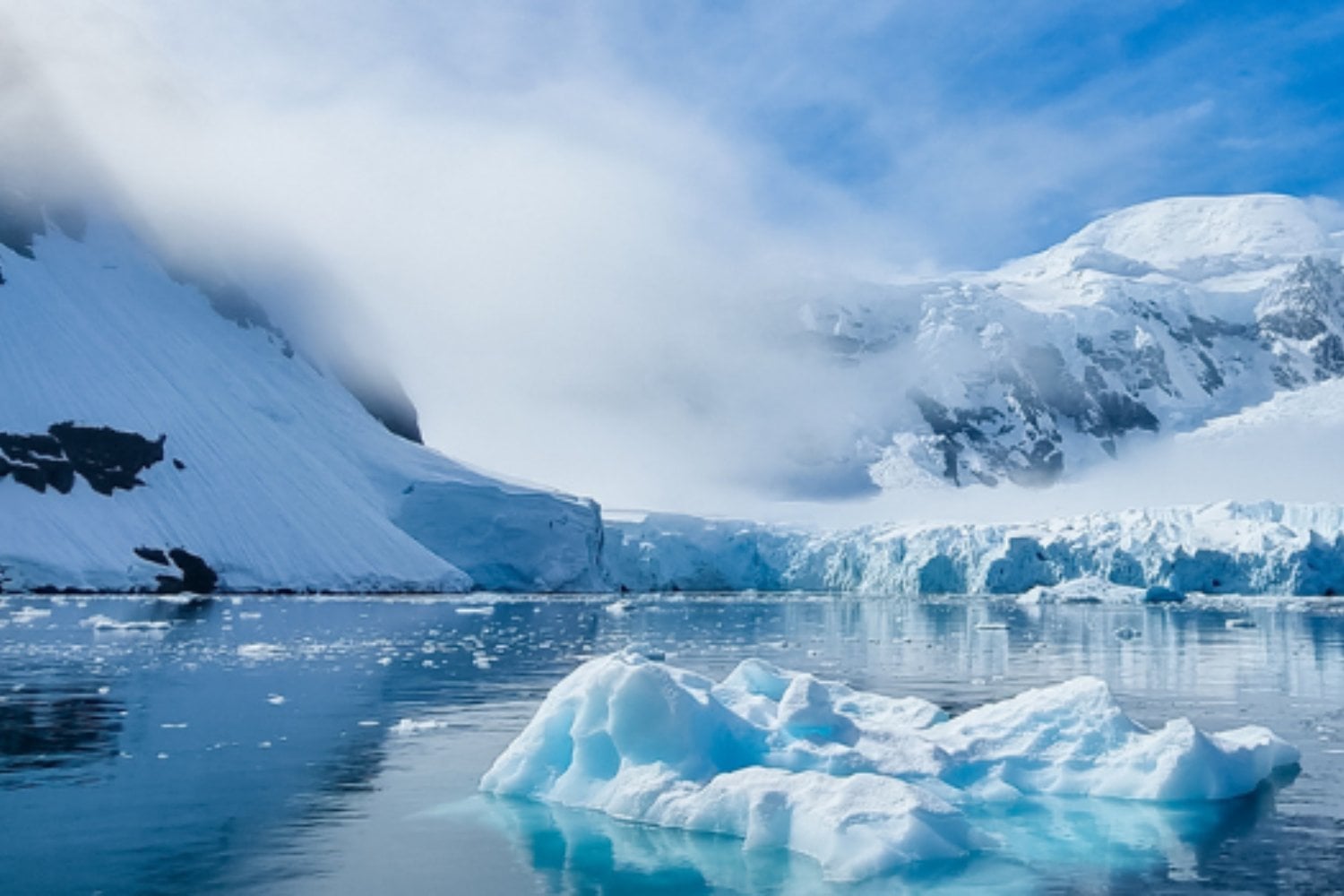 La Antártida escondía bajo tres kilómetros de hielo una estructura geológica con forma de abanico. El hallazgo revela una cicatriz de Gondwana que todavía condiciona el movimiento del hielo actual