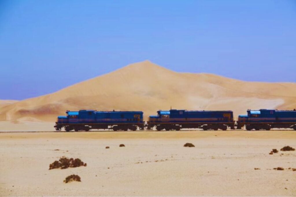 Arabia Saudí tiene arena hasta donde alcanza la vista, pero no la que necesita para construir rascacielos, carreteras y megaproyectos. La paradoja revela una crisis global escondida bajo el hormigón