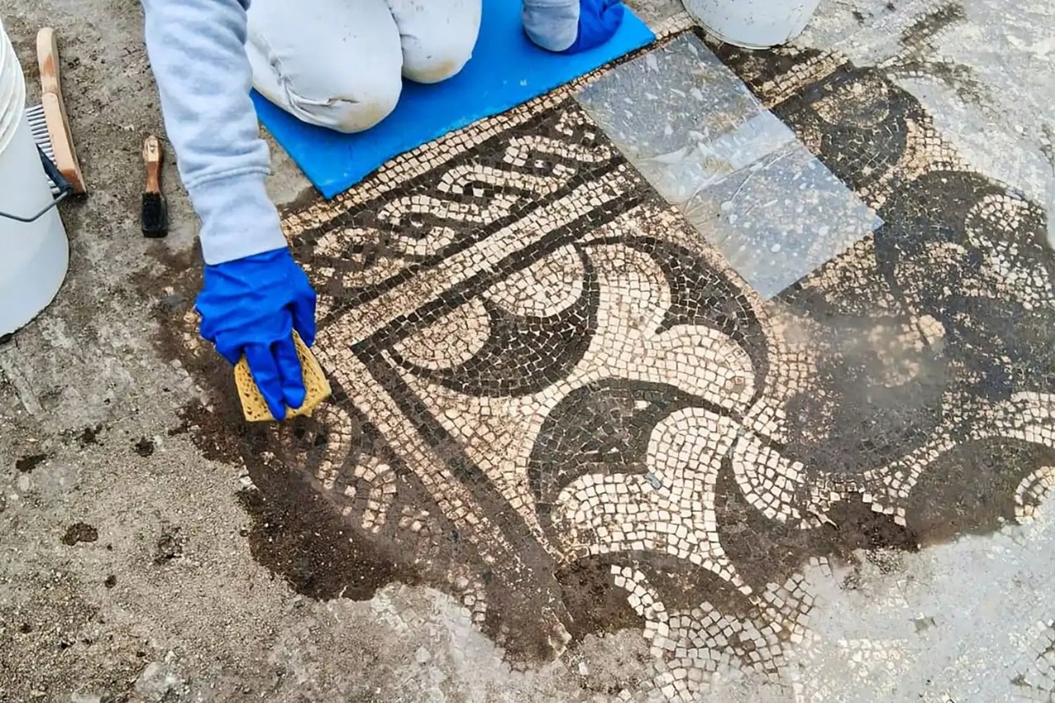 La policía frenó un saqueo arqueológico cerca de Roma y acabó destapando una residencia de élite de hace casi 2.000 años. La villa de Castel di Guido pudo estar conectada con el paisaje imperial de Lorium