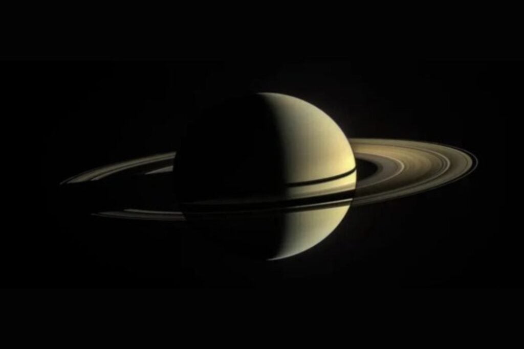 Durante décadas creímos que Saturno estaba cambiando su velocidad de rotación. El telescopio James Webb acaba de demostrar que el culpable era algo mucho más extraño