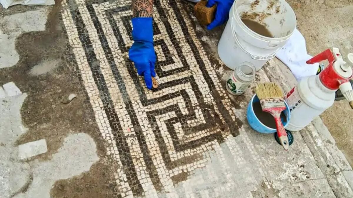 La policía frenó un saqueo arqueológico cerca de Roma y acabó destapando una residencia de élite de hace casi 2.000 años. La villa de Castel di Guido pudo estar conectada con el paisaje imperial de Lorium