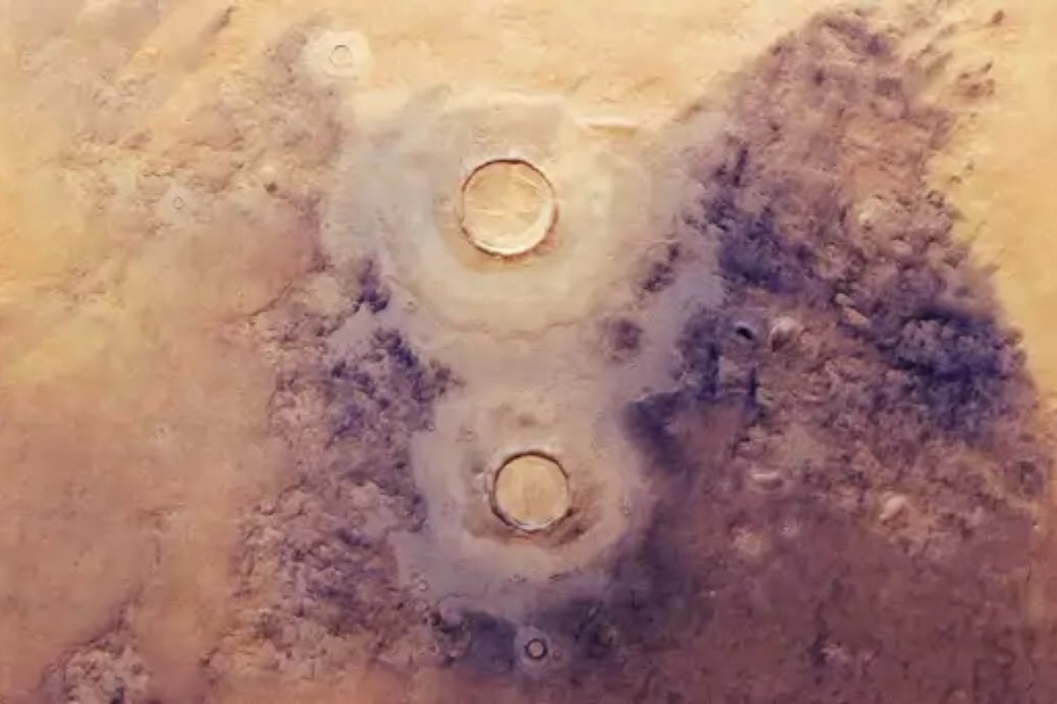 La cuenca de impacto reconocida más grande del sistema solar está en Marte y parece imposible para un planeta tan pequeño. Utopia Planitia supera los 3.000 kilómetros y guarda señales de hielo bajo la superficie