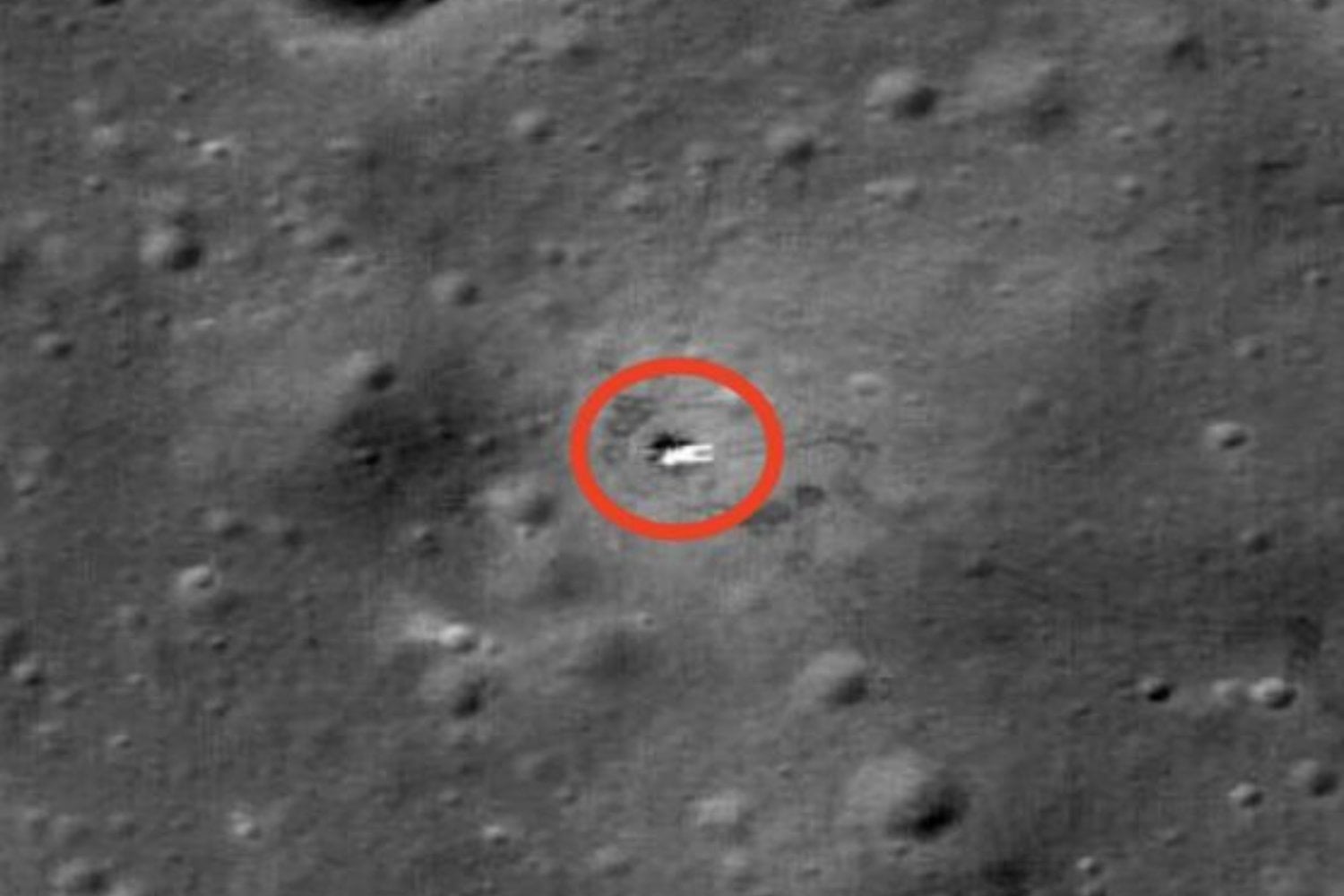 La NASA no “despertó” ahora una reliquia soviética perdida en la Luna: la redescubrió en 2010 con un láser. El reflector del Lunokhod 1 sigue siendo una de las piezas más útiles para medir nuestro satélite