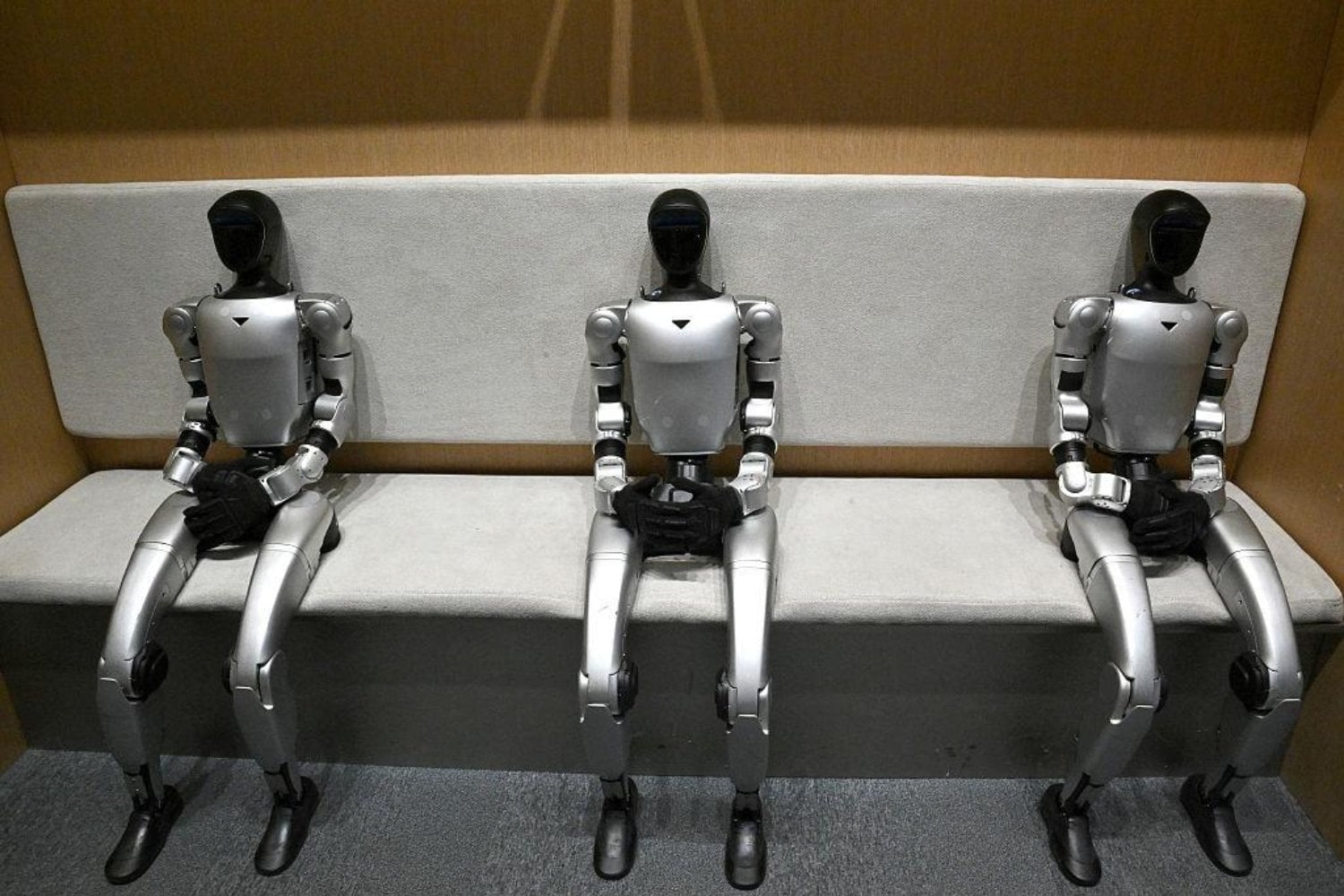 China ya fabrica el 85% de los robots humanoides del mundo y puede producirlos mucho más baratos que sus rivales. El verdadero problema es que todavía no existen suficientes trabajos útiles ni compradores dispuestos a pagar por ellos