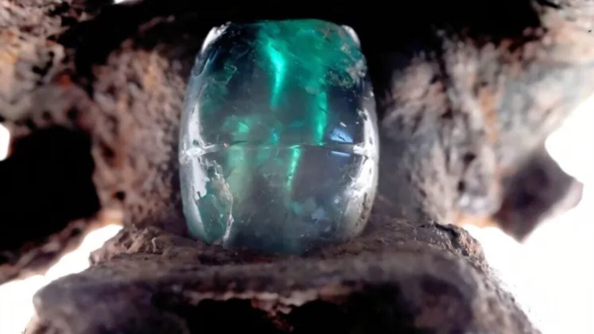 Las misteriosas piedras verdes halladas en tumbas de Panamá escondían una historia mucho más grande. Su origen demuestra que América ya estaba conectada por una vasta red comercial antes de la conquista europea