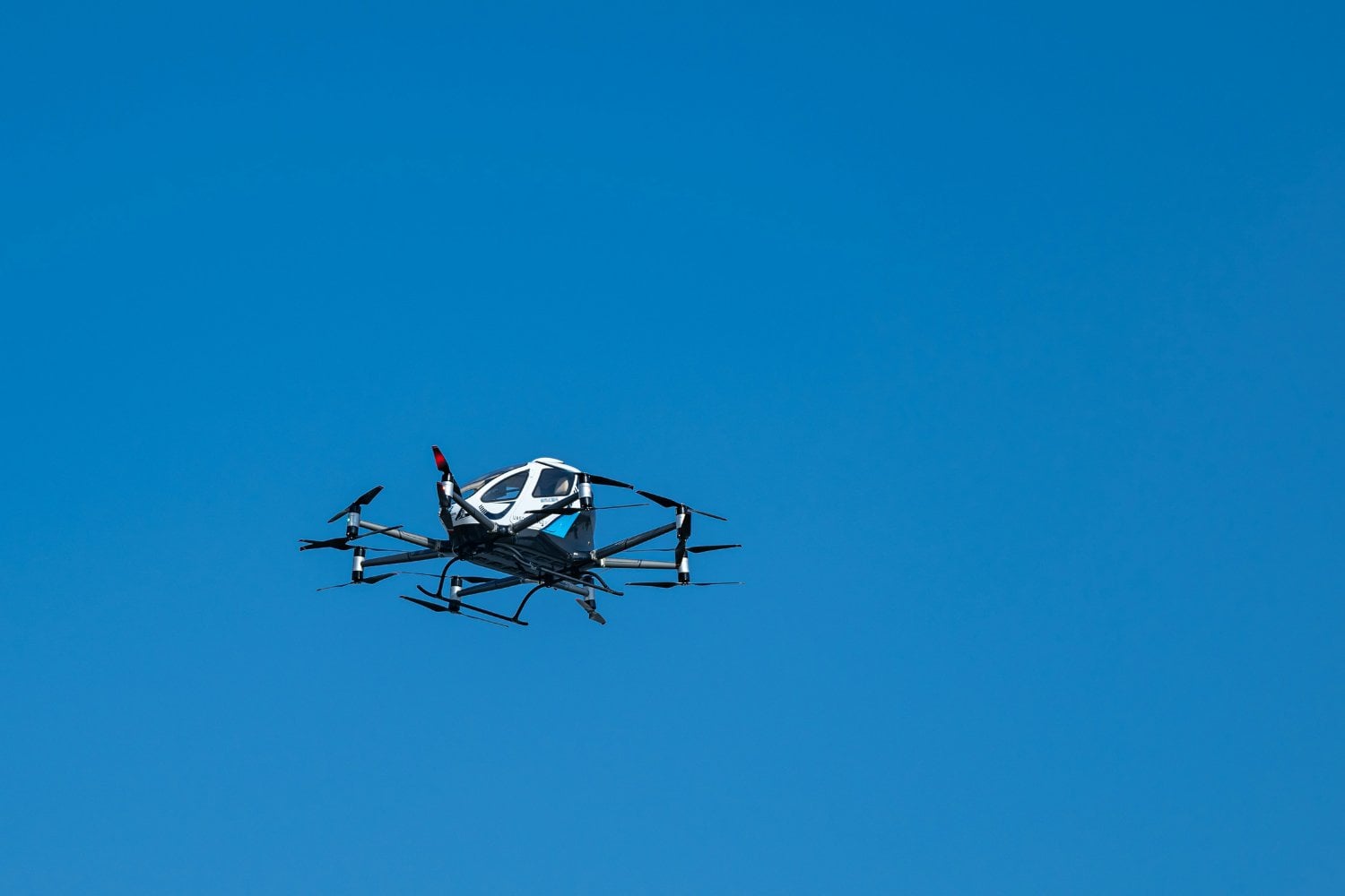 Los coches voladores no van a llenar el cielo como en las películas: la verdadera revolución será una red de taxis eléctricos sobre las ciudades