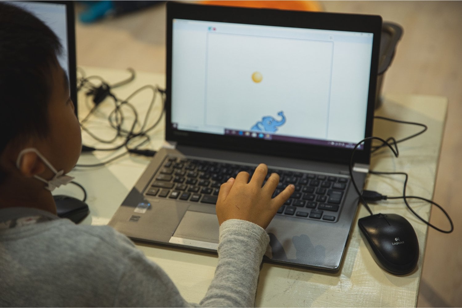 Los alumnos ya usan inteligencia artificial para estudiar, pero casi nadie está haciendo la pregunta más importante: si lo que dice es verdad