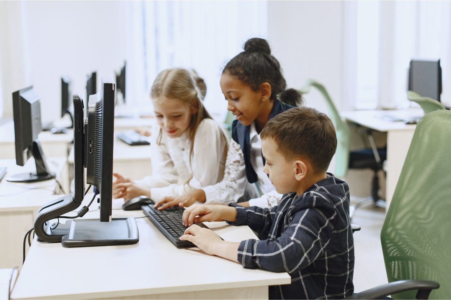 Los alumnos ya usan inteligencia artificial para estudiar, pero casi nadie está haciendo la pregunta más importante: si lo que dice es verdad