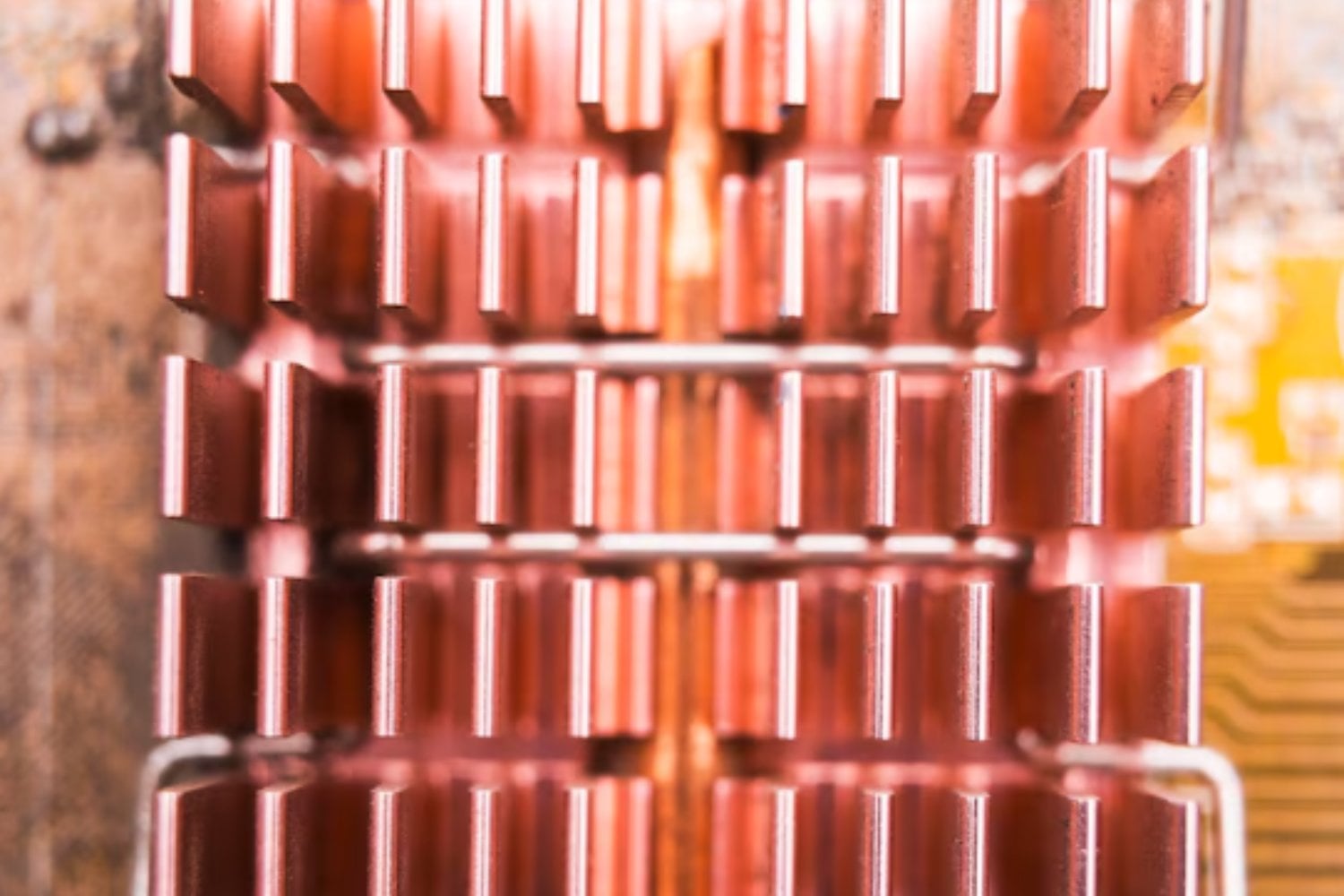 Un laboratorio encontró una forma de reciclar baterías de móviles y portátiles en solo dos horas: el secreto está en un microondas