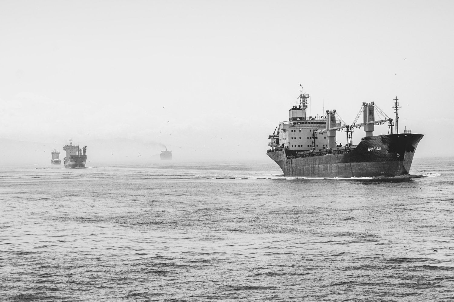 Perú vuelve a mirar al Pacífico con preocupación: cientos de barcos chinos se concentran junto a su zona pesquera más valiosa