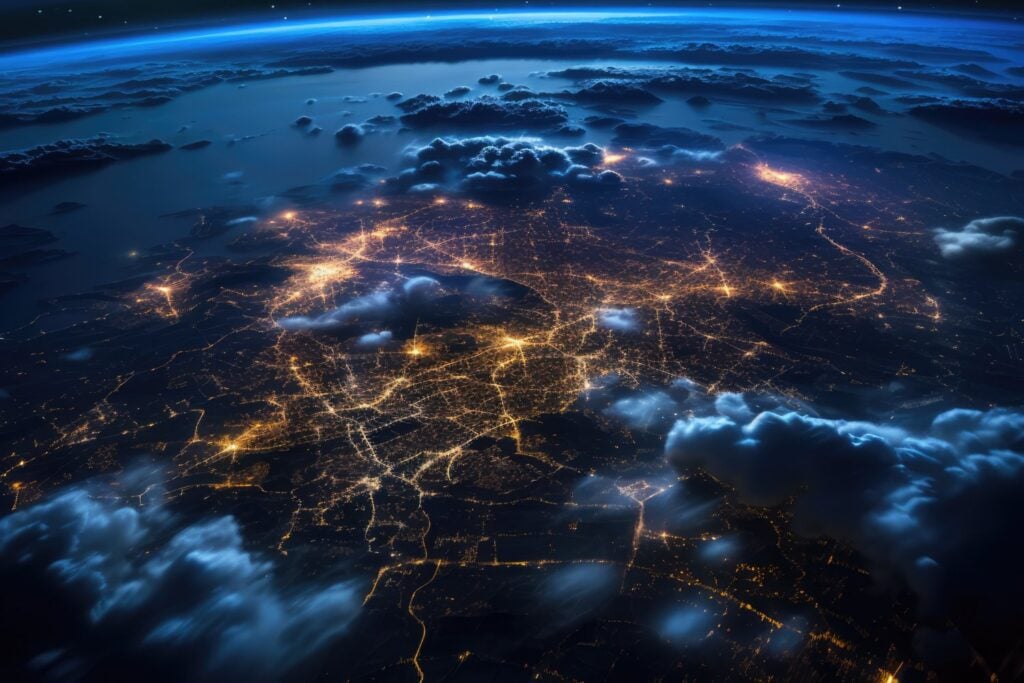 Las ciudades están cambiando de color vistas desde el espacio: el LED está borrando el viejo brillo amarillo de la Tierra