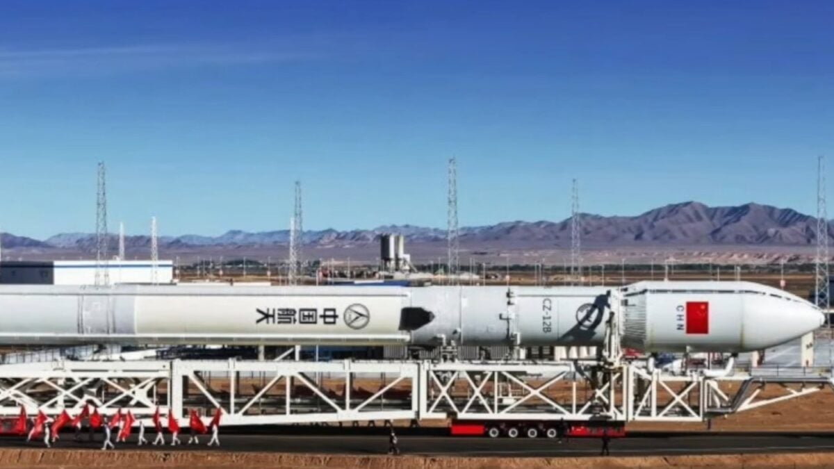 China lanzó el CZ-12B: el cohete más parecido al Falcon 9 que ha construido hasta ahora — 72 metros, nueve motores y 20 toneladas a órbita baja
