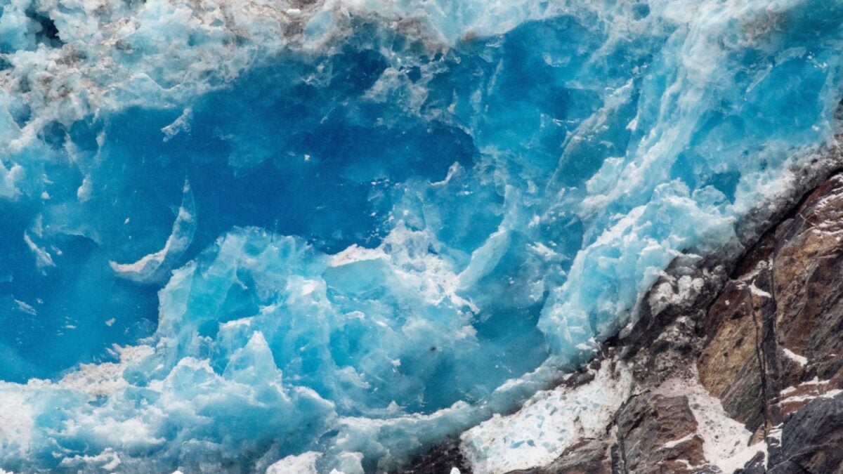 El planeta pierde más de un billón de toneladas de hielo al año… y los glaciólogos dicen que si no actuamos en esta década, perderemos tres cuartas partes de los glaciares de montaña