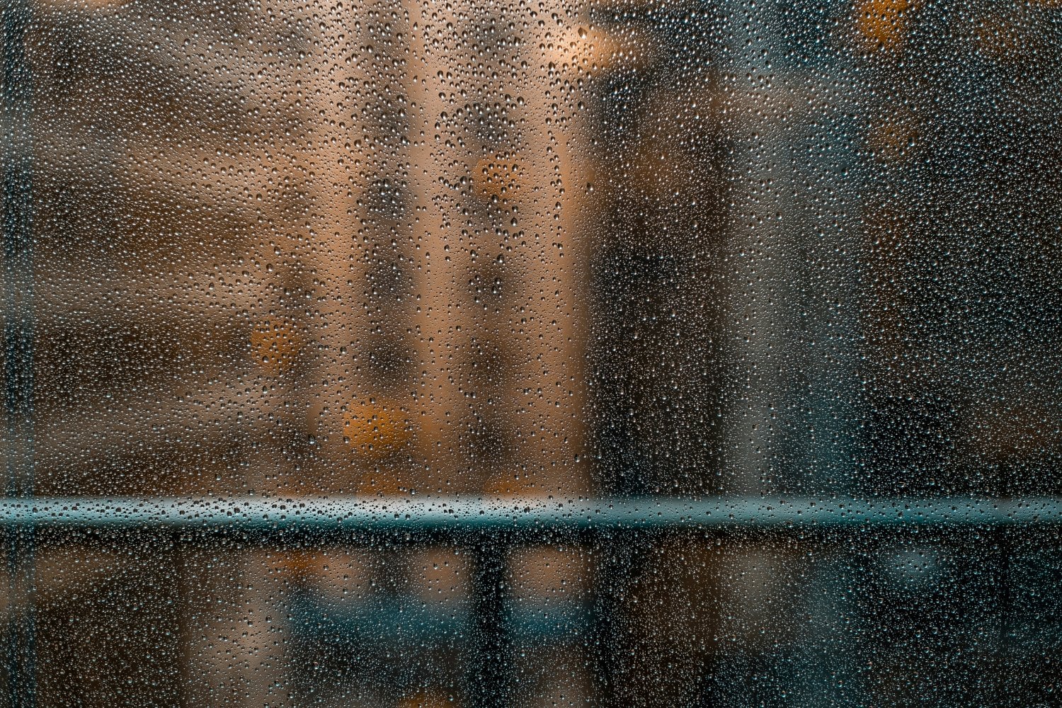 Edificio Con Lluvia