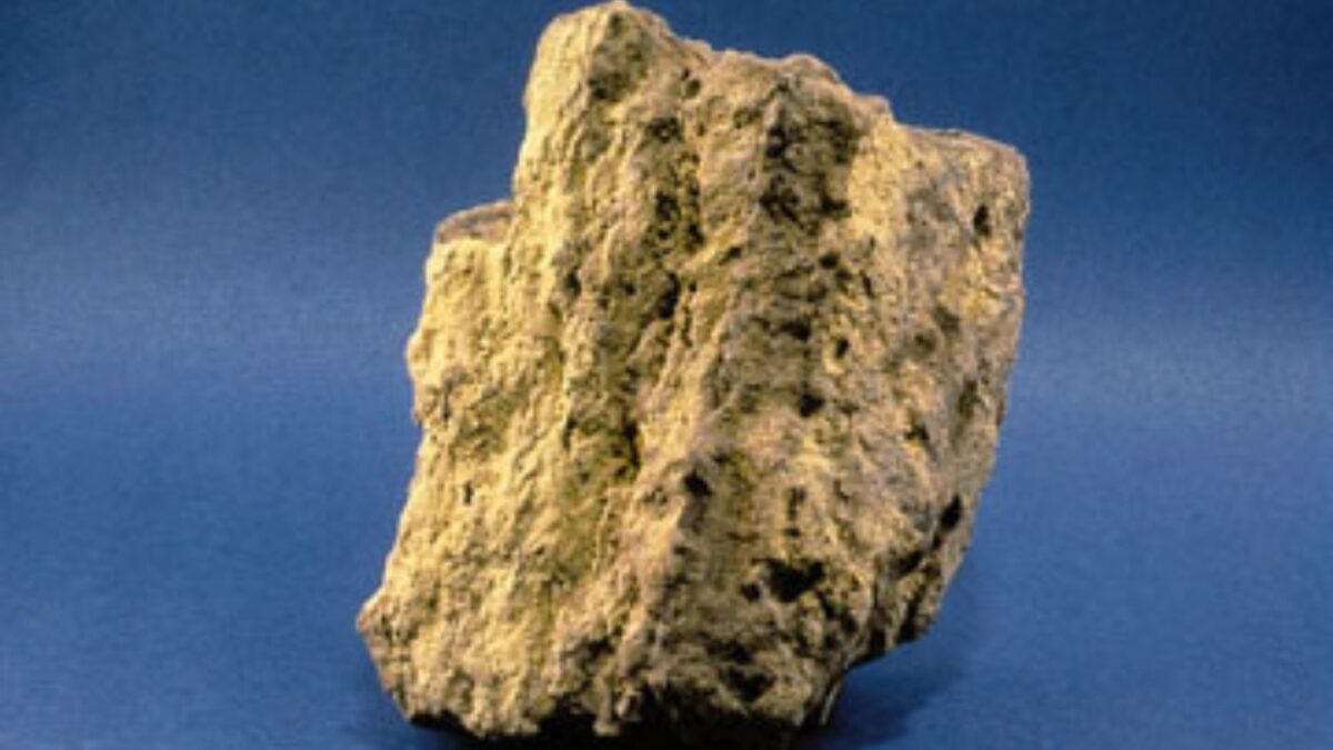 Detectan indicios de uranio, cobre y vanadio en una mina argentina que operó durante 20 años y lleva décadas cerrada, justo cuando el mundo busca desesperadamente más fuentes de minerales críticos