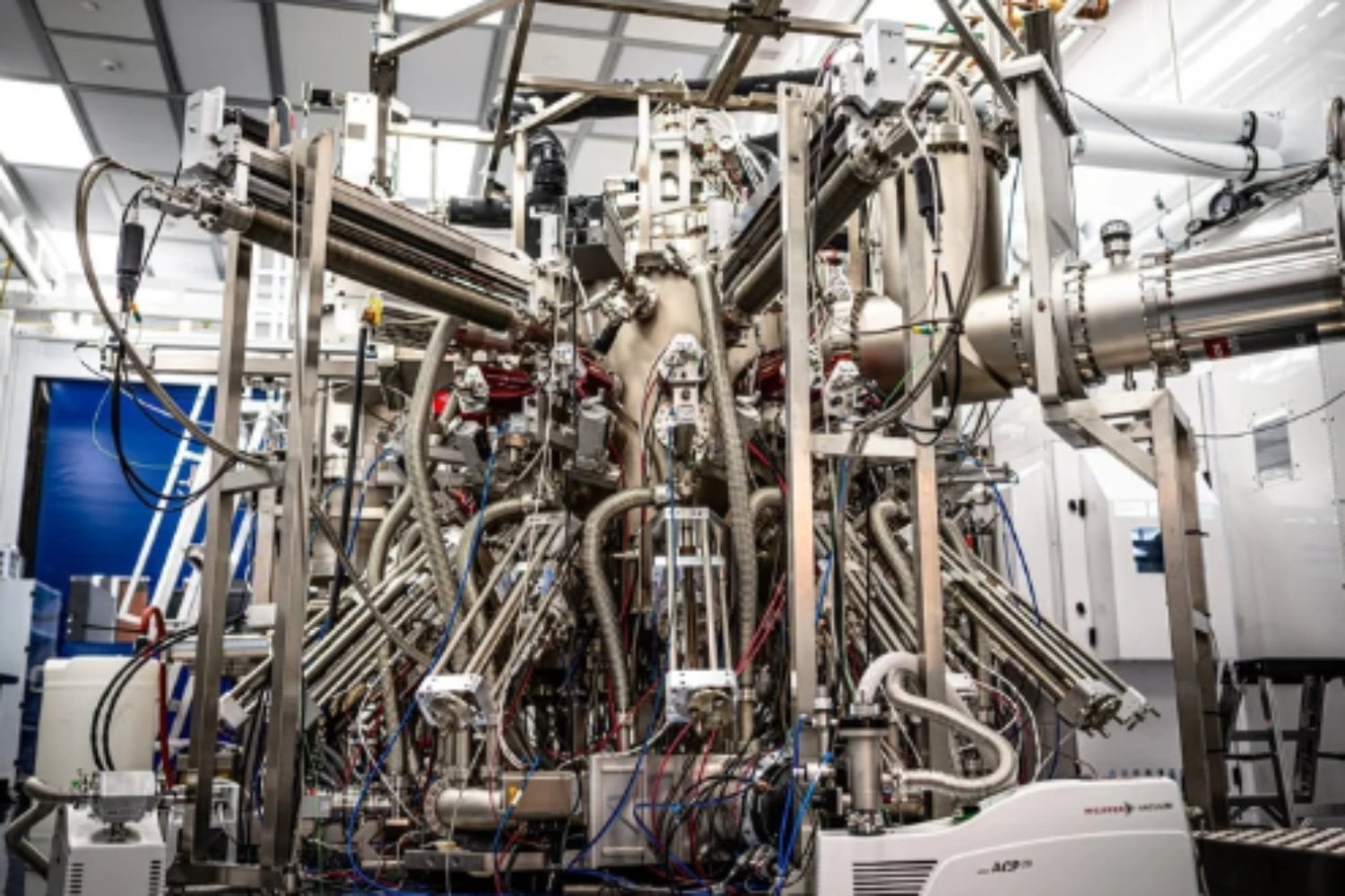 Una empresa quiere construir un ordenador cuántico con un millón de qubits usando algo que casi nunca se queda quieto: partículas de luz. Chicago ya prepara el lugar para intentarlo
